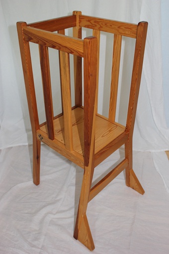 Hjälpatillstolen är en smart stol för små hjälpredor