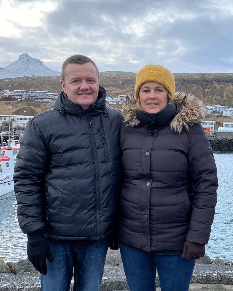 Grimsis grundare Kristina Andersson och Tryggvi Leifur Óttarsson i hamnen i Ólafsvík